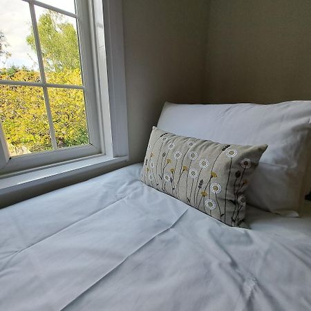 Generous 3 Bed In The Heart Of The Village Huntingdon Exterior foto